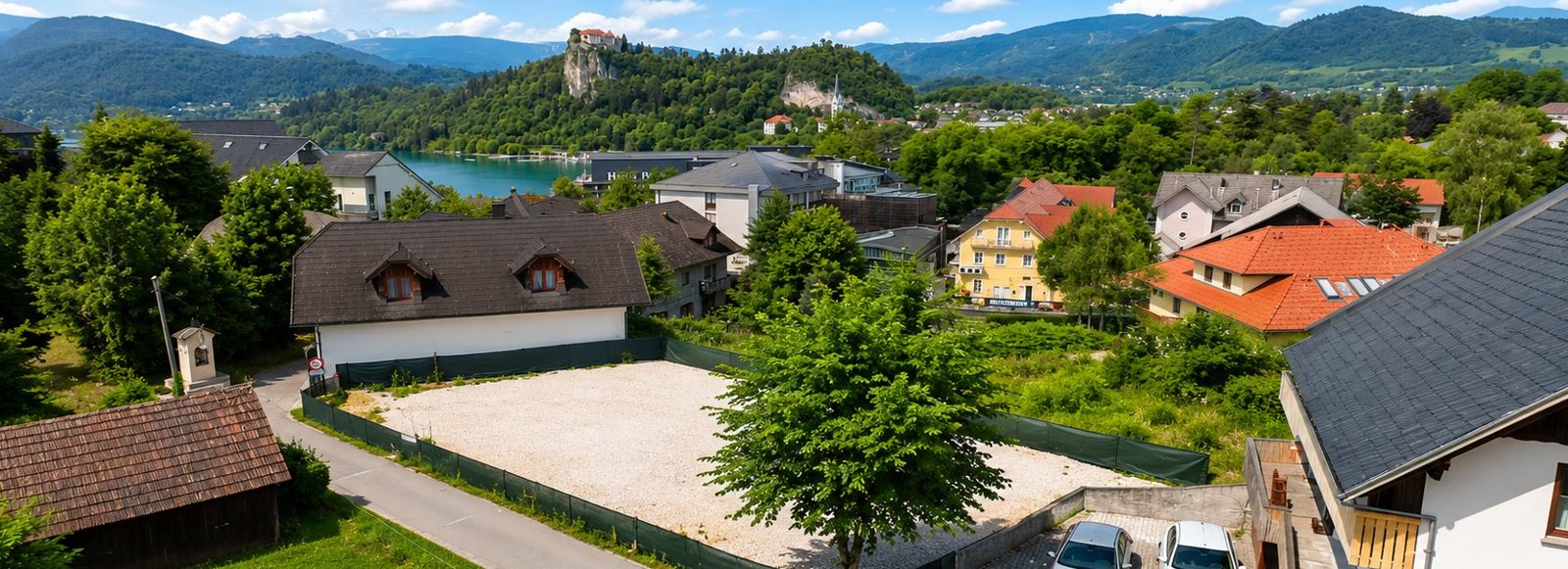 Parcela z razgledom na Blejsko jezero in grad